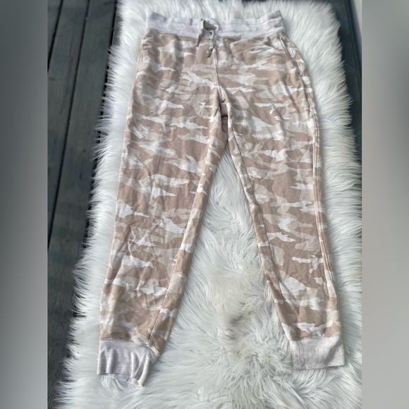 Athleta - Balance printed jogger - Size medium - tan camouflage - Picture 8 of 14